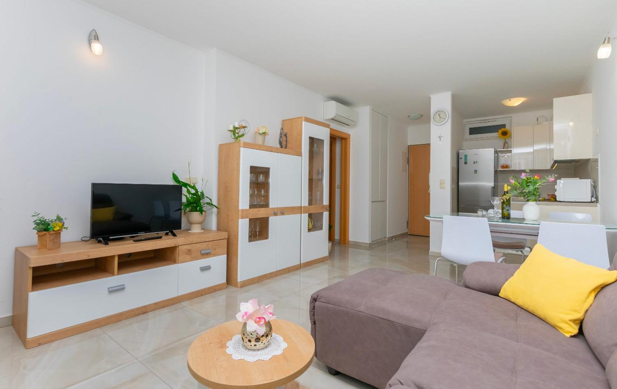 אומיס Apartment Ivanka מראה חיצוני תמונה