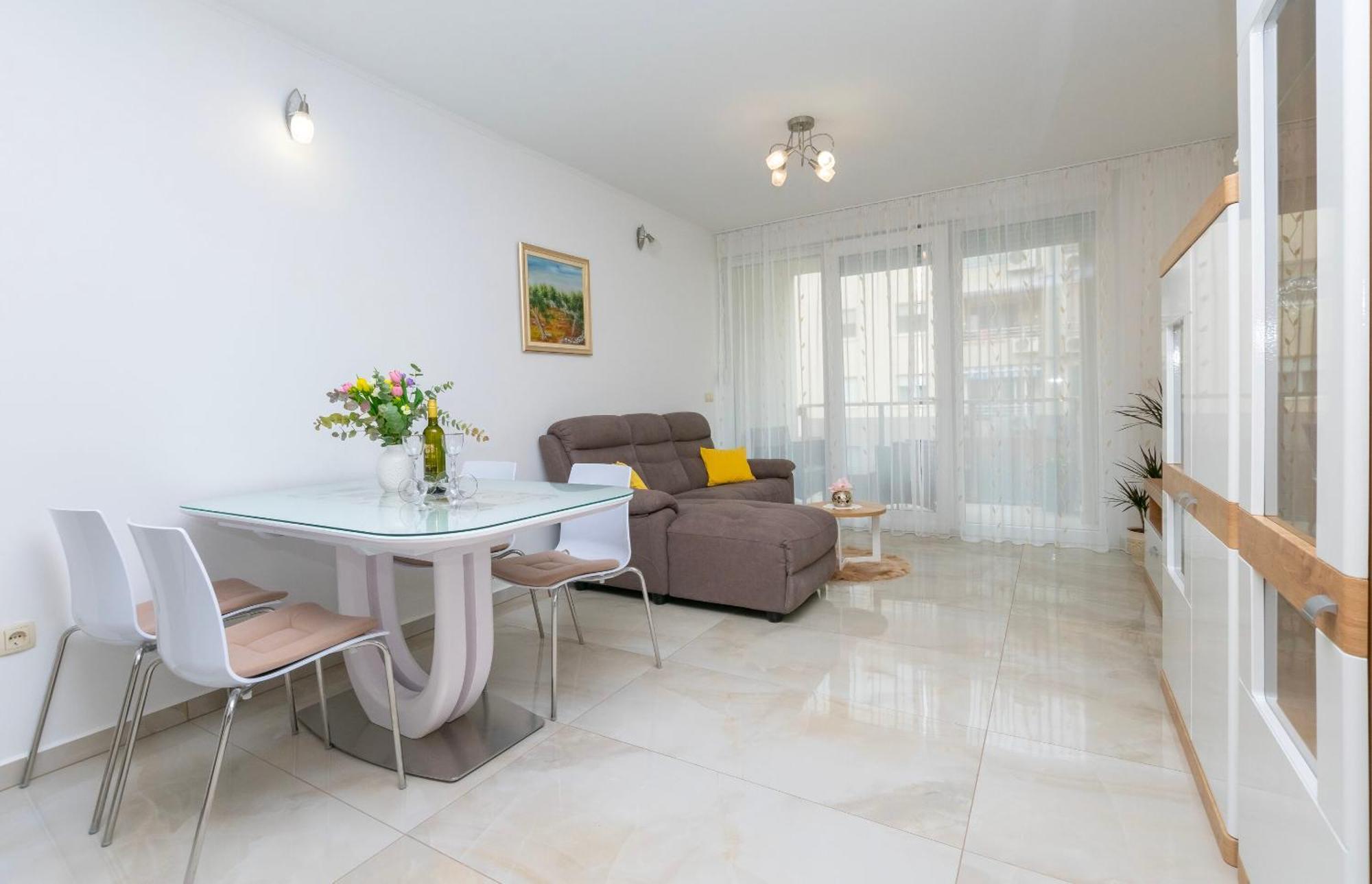 אומיס Apartment Ivanka מראה חיצוני תמונה