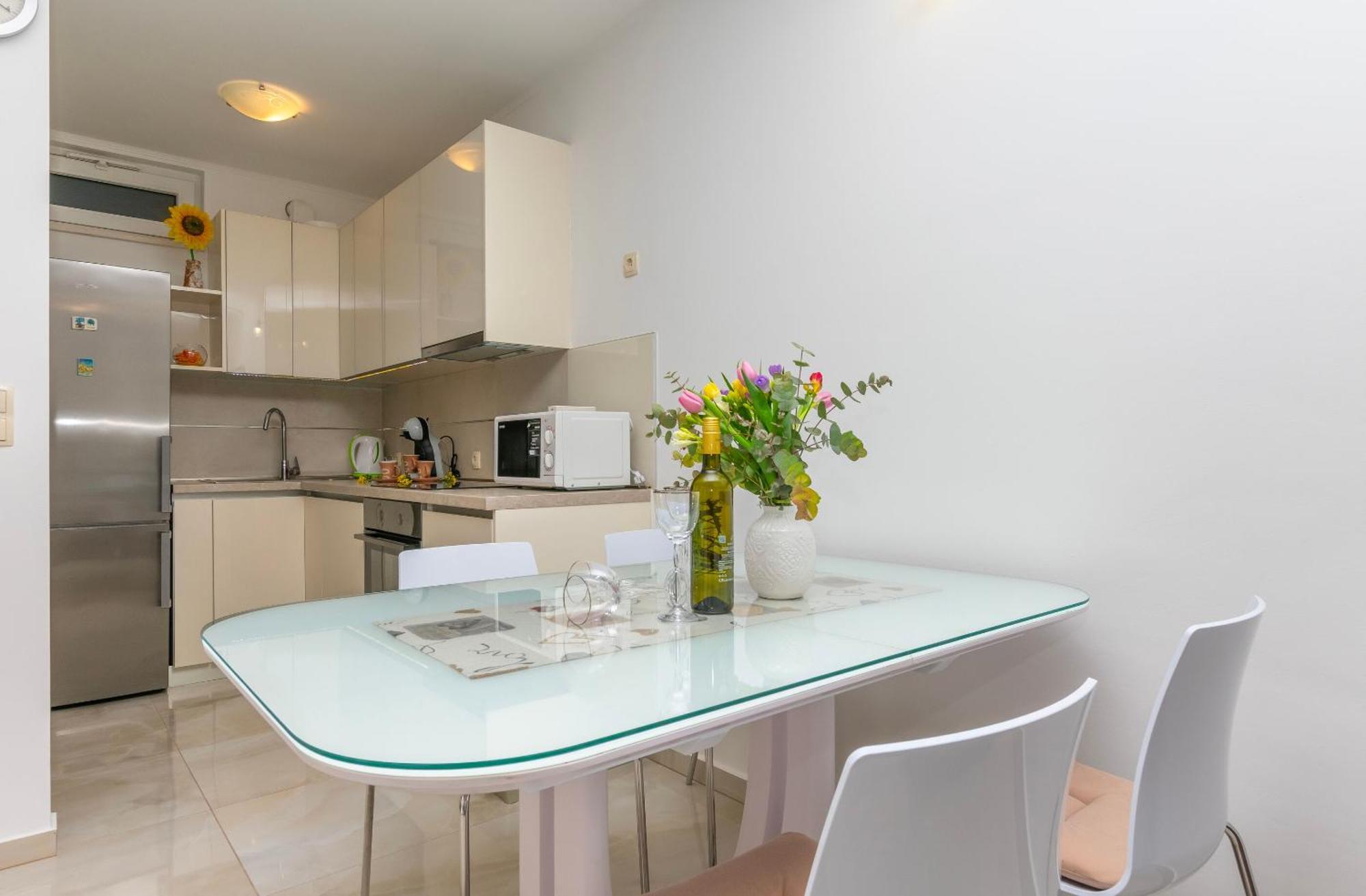 אומיס Apartment Ivanka מראה חיצוני תמונה